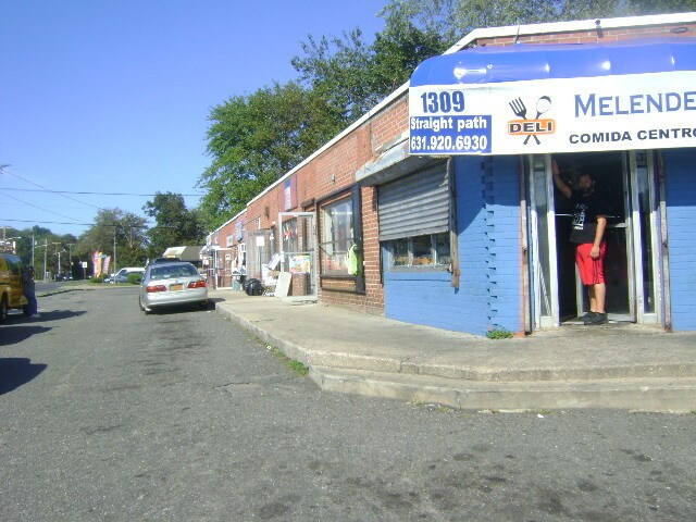 1309-1323 Straight Path, Wyandanch, NY à louer - Photo principale - Image 3 de 13