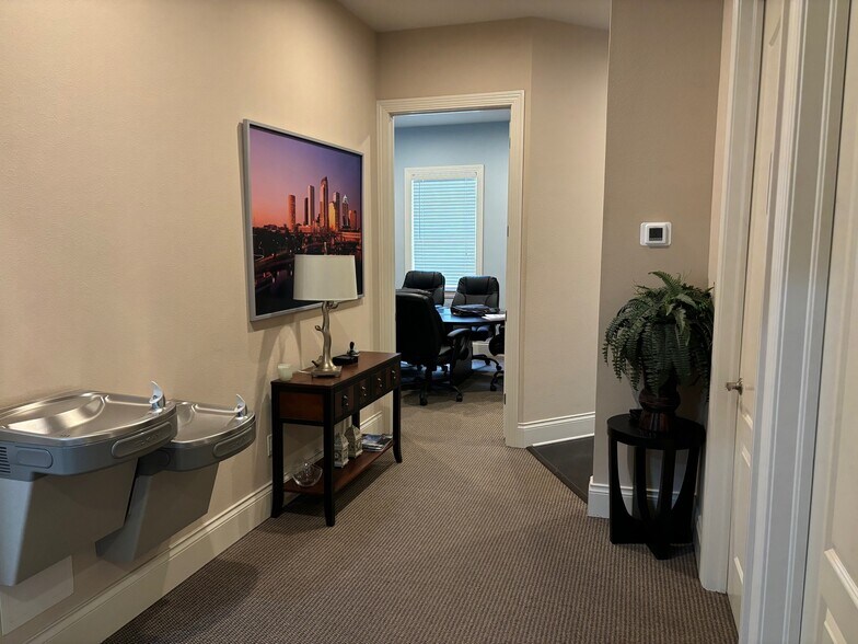 5815 S Macdill Ave, Tampa, FL à vendre - Photo intérieure - Image 3 de 9