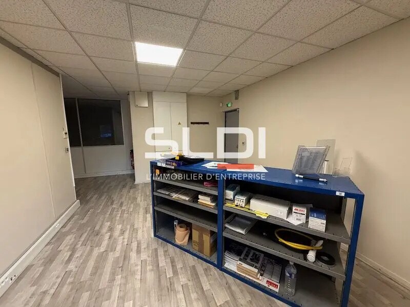 Flex in Saint-Quentin-Fallavier for lease Building Photo- Image 1 of 13