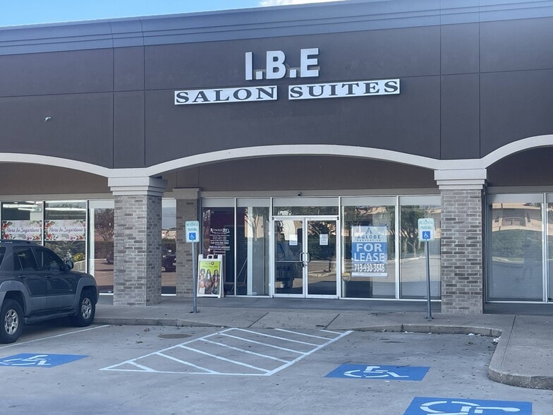 9750 S Hwy 6, Sugar Land, TX for lease - Building Photo - Image 1 of 10