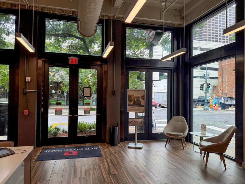 700 Baronne St, New Orleans, LA à louer - Hall d’entrée - Image 2 de 5