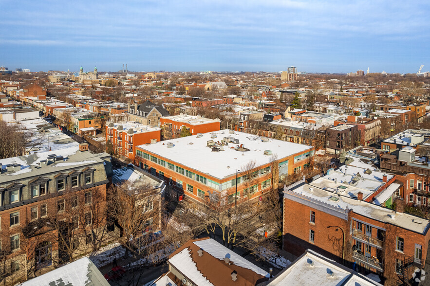 225 Rue Roy E, Montréal, QC à louer - Aérien - Image 2 de 6