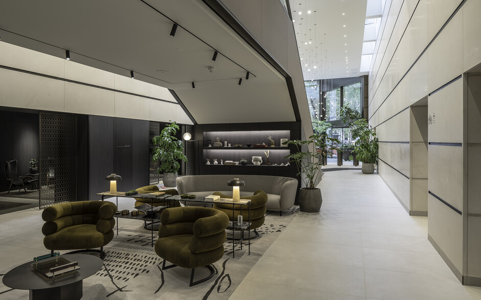 Berkeley Sq, London for lease - Building Photo - Image 3 of 10