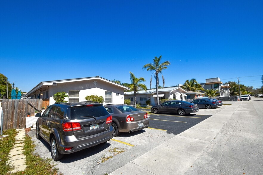 2223 Adams St, Hollywood, FL à vendre - Photo du bâtiment - Image 2 de 12