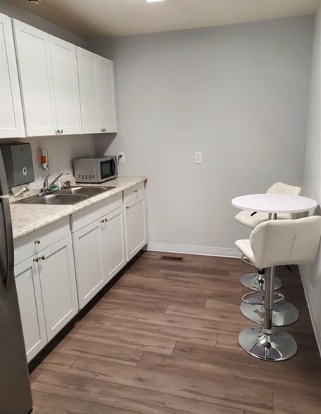 1613 S Church St, Smithfield, VA à louer - Photo du bâtiment - Image 3 de 6