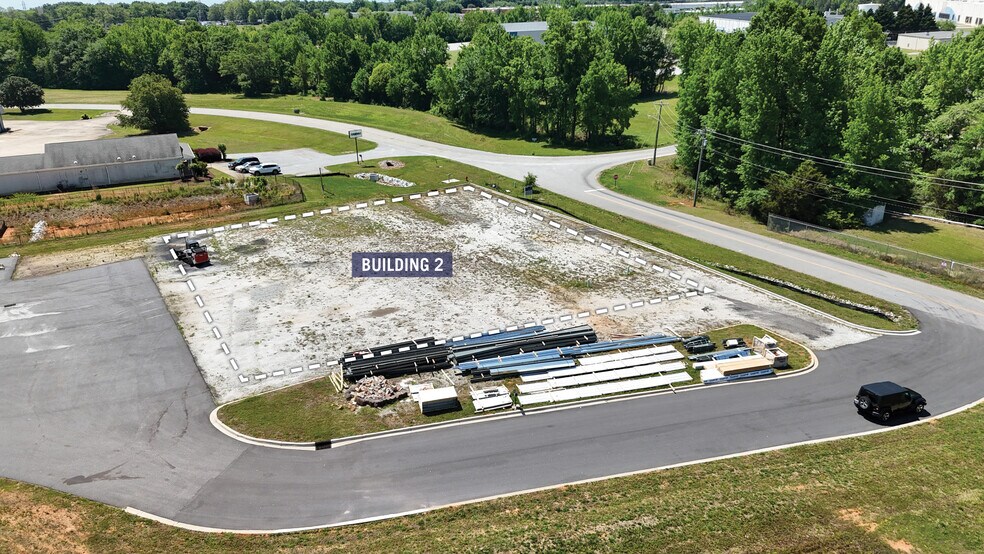 45 Kitty Hawk Rd, Greenville, SC for lease - Building Photo - Image 2 of 7
