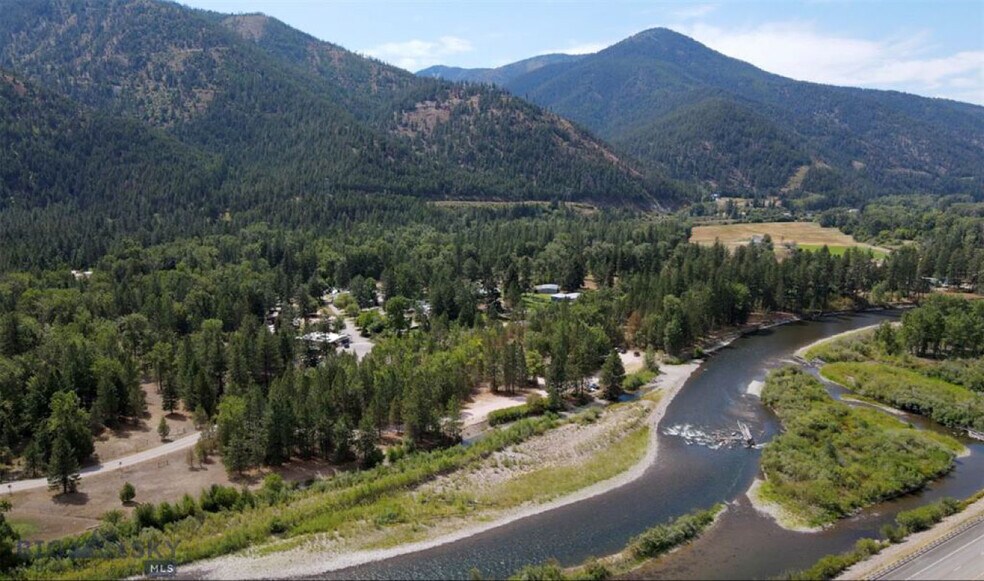 13505 Turah Rd, Missoula, MT à vendre - Photo du bâtiment - Image 2 de 10