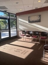 25751 McBean Pky, Valencia, CA à louer Photo intérieure- Image 2 de 10