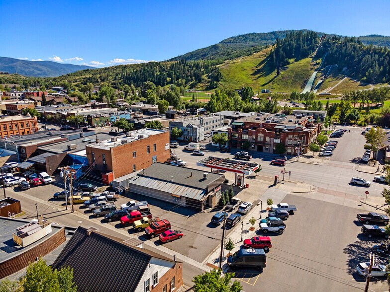 942 Lincoln, Steamboat Springs, CO à vendre - Photo du bâtiment - Image 3 de 16