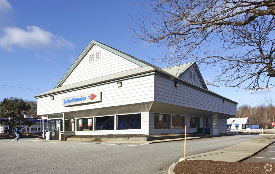 1090 Hooksett Rd, Hooksett, NH for lease - Primary Photo - Image 1 of 3