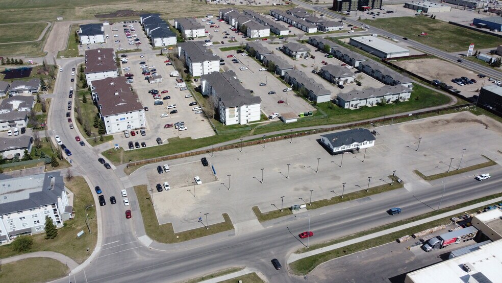 11102 104 Av, Grande Prairie, AB à vendre - Aérien - Image 3 de 3