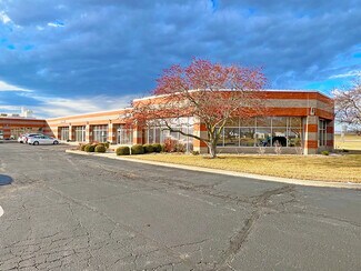 Plus de détails pour 100-120 Executive Dr, Highland, IL - Local d'activités à louer