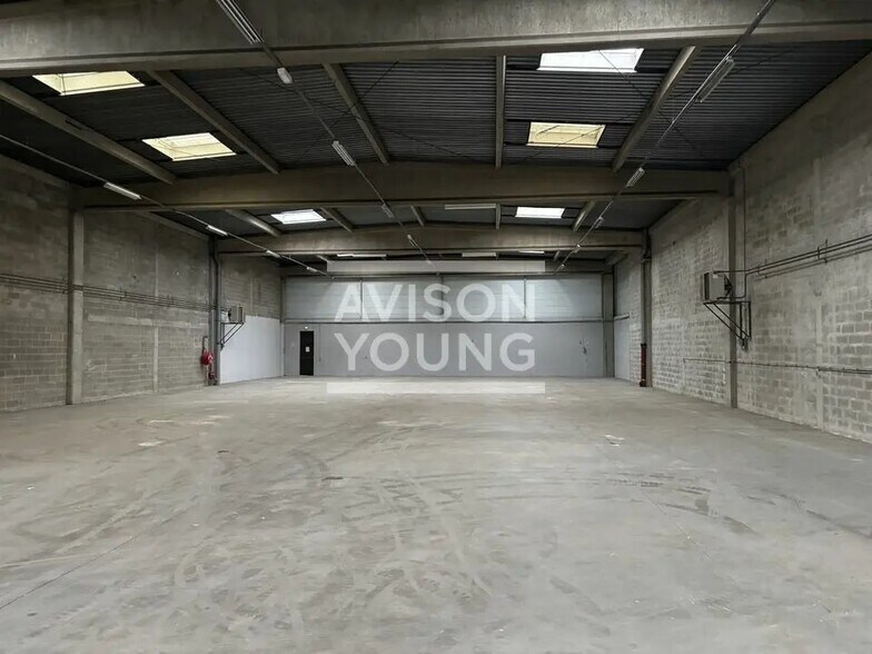 Flex in L'HAY-LES-ROSES for lease - Building Photo - Image 1 of 6