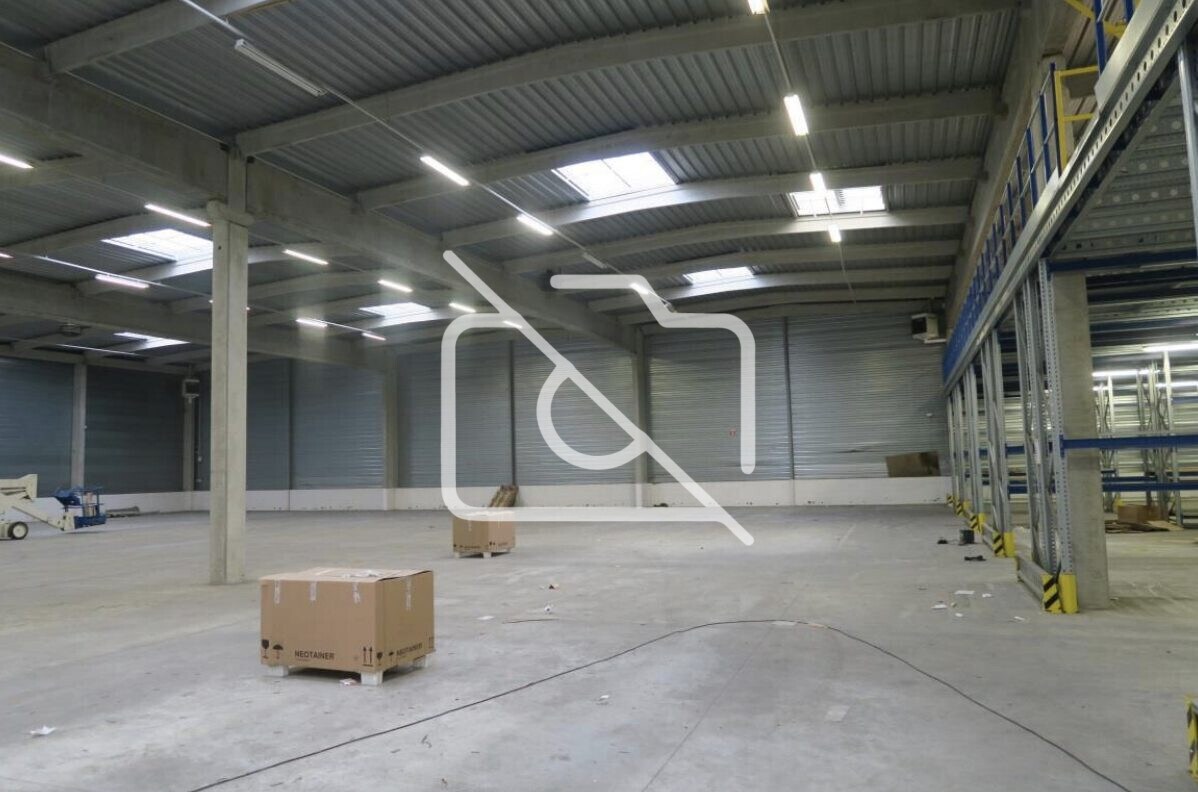 Industrial in Lisses for lease Interior Photo- Image 1 of 5