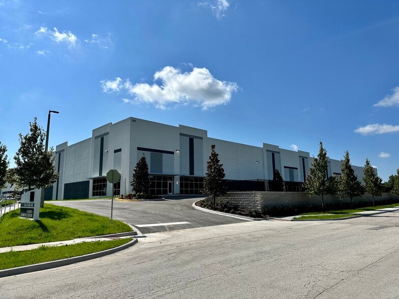 3336 W 5th St, Sanford, FL for lease - Building Photo - Image 3 of 6