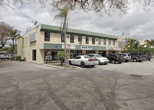 Plus de détails pour 2001 N Dixie Hwy, Pompano Beach, FL - Bureau/Commerce de détail à louer
