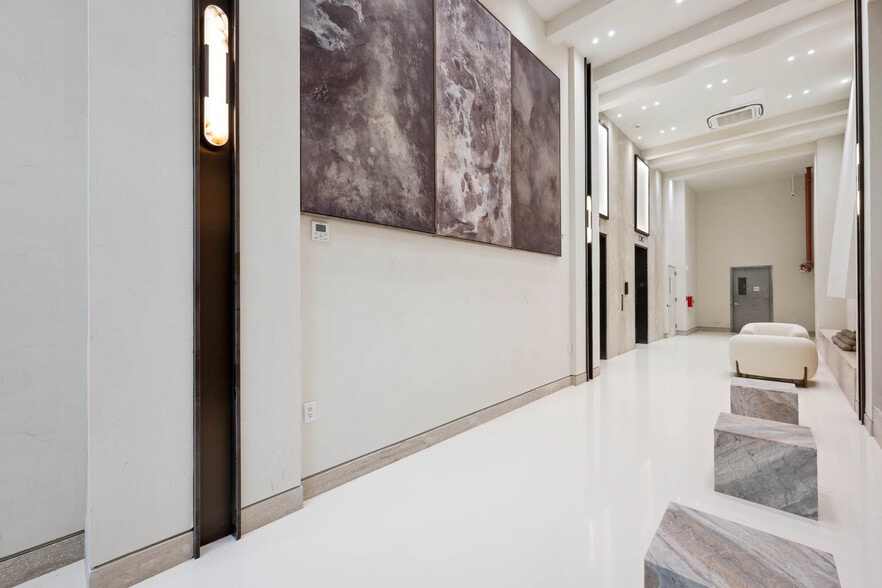 1162 Broadway, New York, NY for lease - Lobby - Image 3 of 5