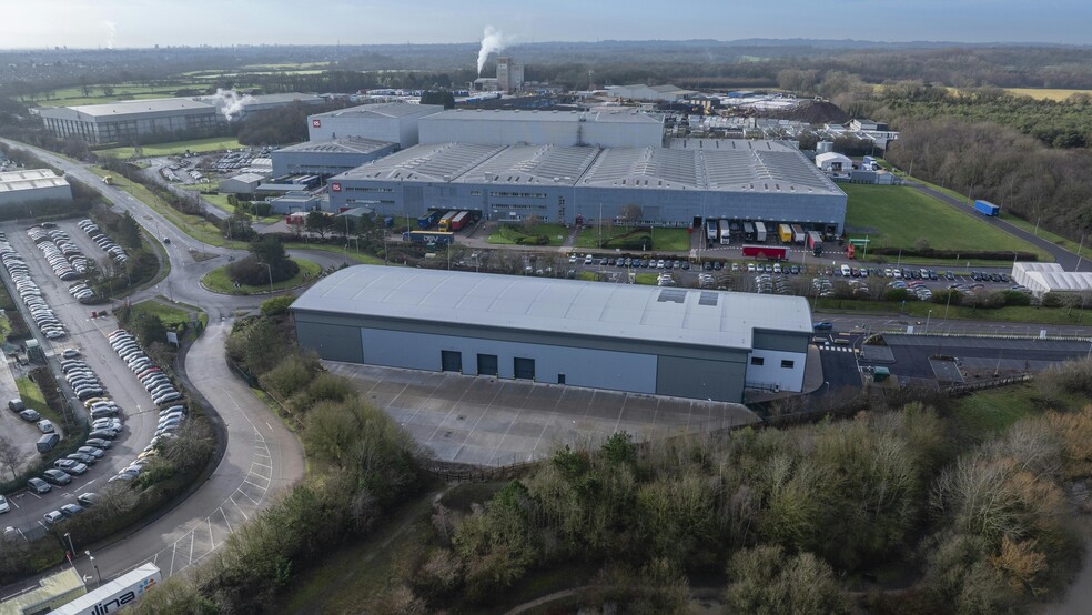 Walsingham Dr, Nuneaton à vendre - Photo du bâtiment - Image 2 de 13