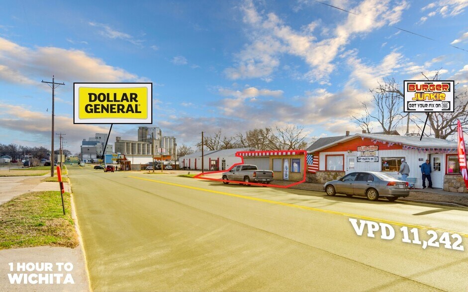 609 W Madison Ave, Arkansas City, KS à vendre - Photo du bâtiment - Image 2 de 5