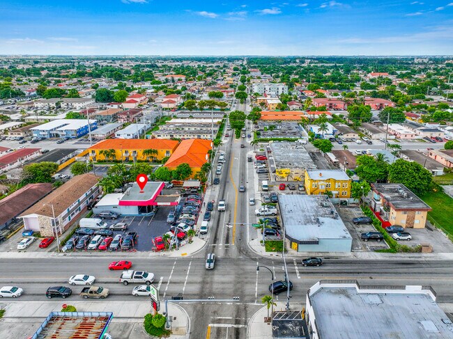 Plus de détails pour 900 Palm Ave, Hialeah, FL - Commerce de détail à vendre