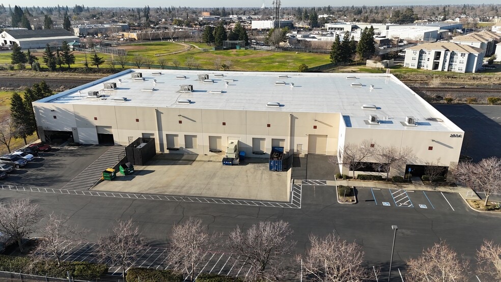 2934 Ramona Ave, Sacramento, CA for lease - Building Photo - Image 2 of 14