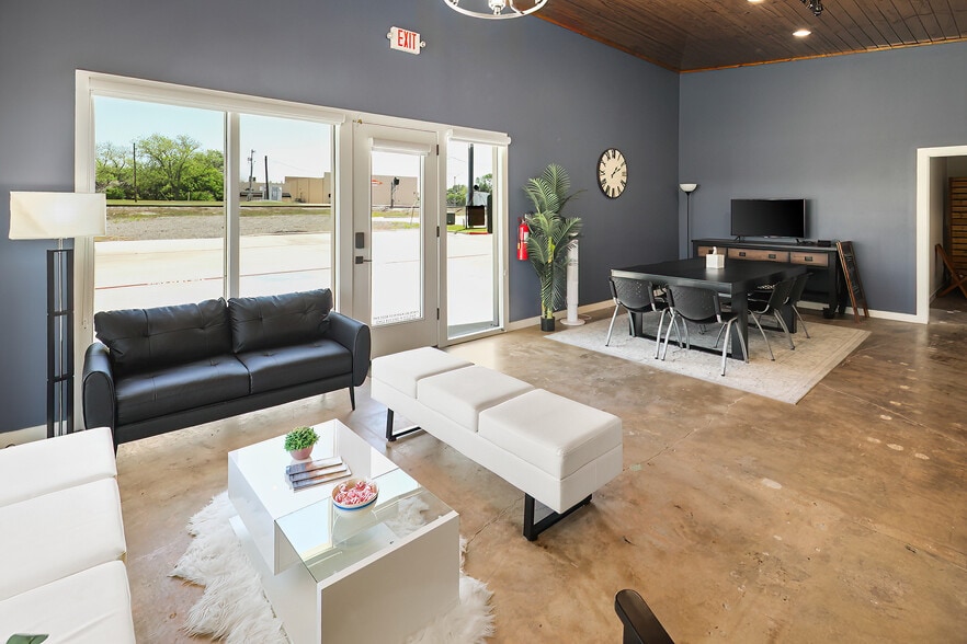 103 W 32nd St, Bryan, TX à vendre - Photo intérieure - Image 3 de 14