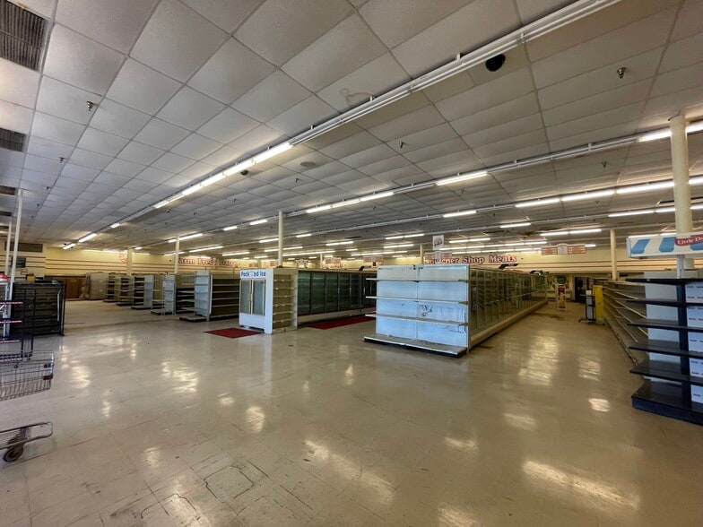 1150 E Peace St, Canton, MS for lease - Building Photo - Image 3 of 11