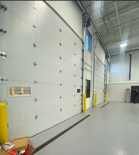 621 Busse Rd, Bensenville, IL à louer - Photo intérieure - Image 3 de 15