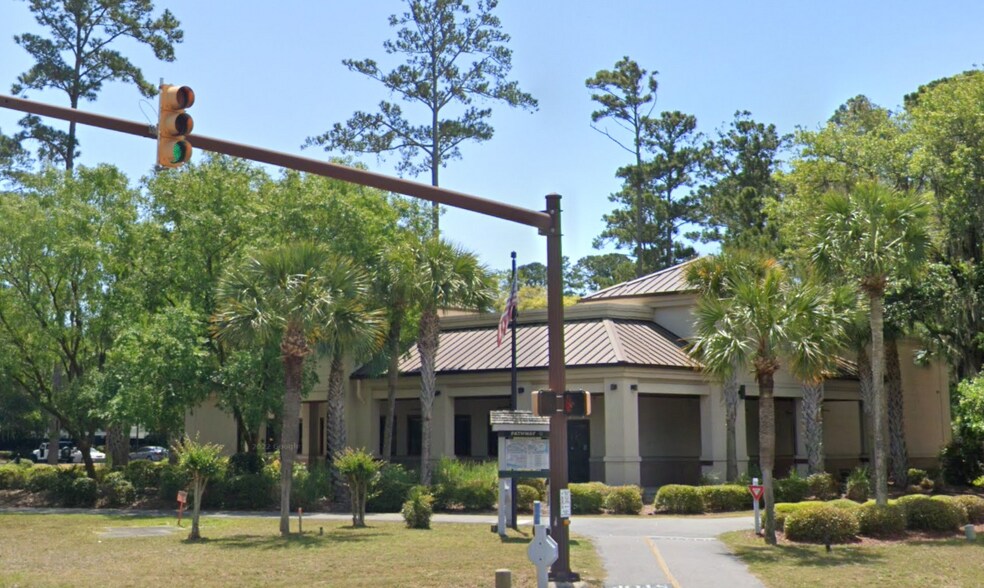 14 Folly Field Rd, Hilton Head Island, SC à louer - Photo du bâtiment - Image 2 de 54