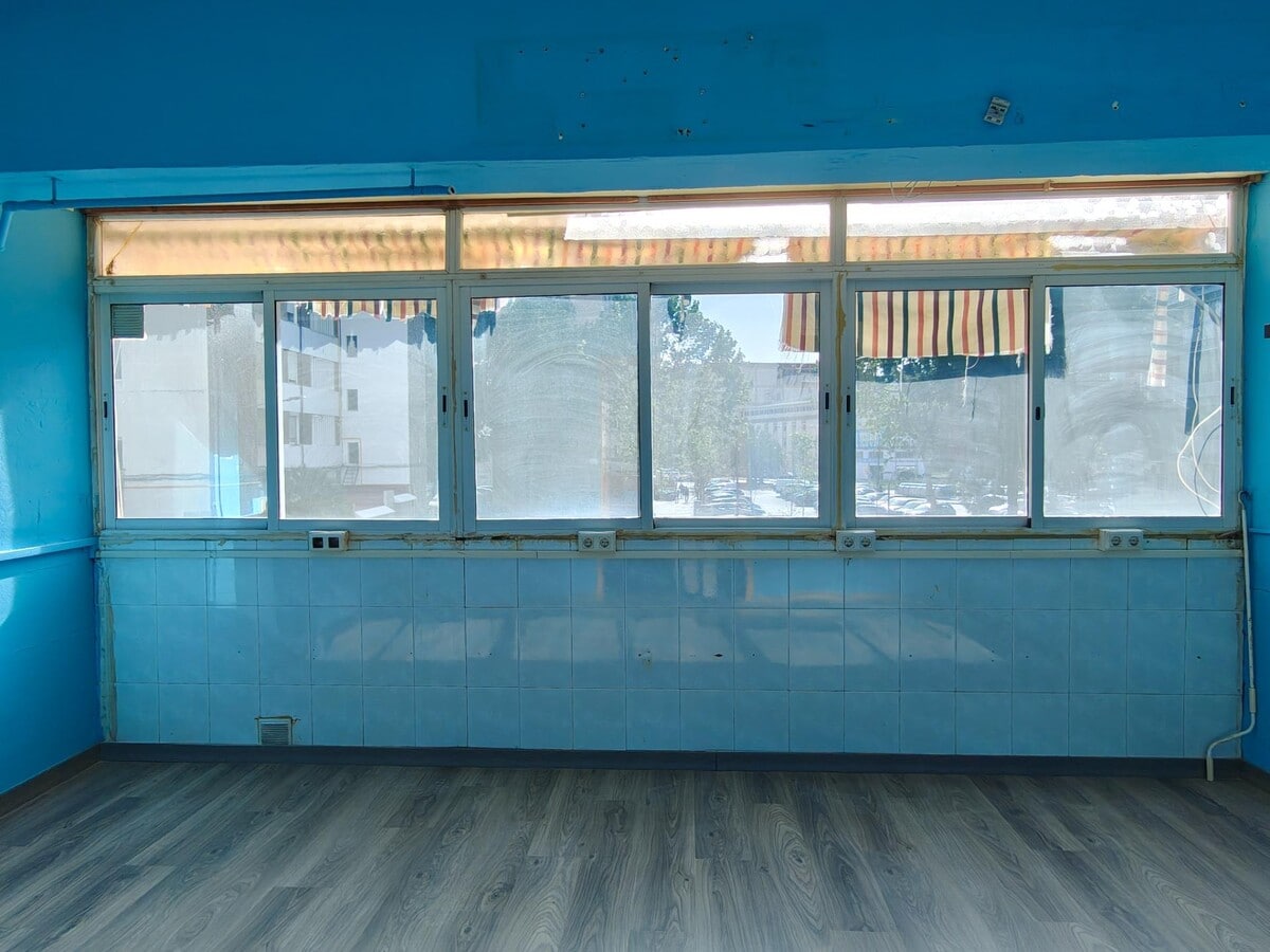 L'Hospitalet de Llobregat, BAR 08907 - - - Interior Photo - Image 1 of 47