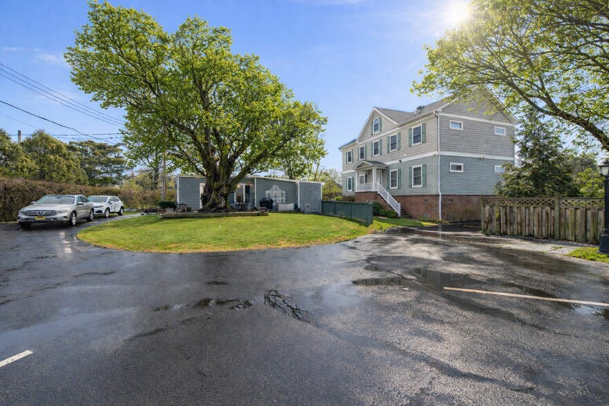 2 Shrewsbury Dr, Rumson, NJ à vendre - Photo du bâtiment - Image 3 de 5