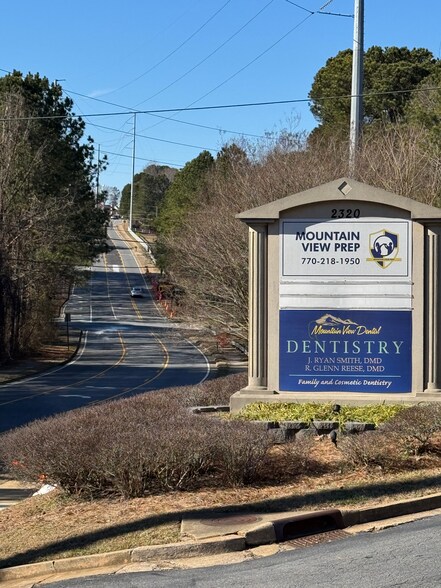 2320 Baker Rd NW, Acworth, GA à vendre - Photo du bâtiment - Image 2 de 5