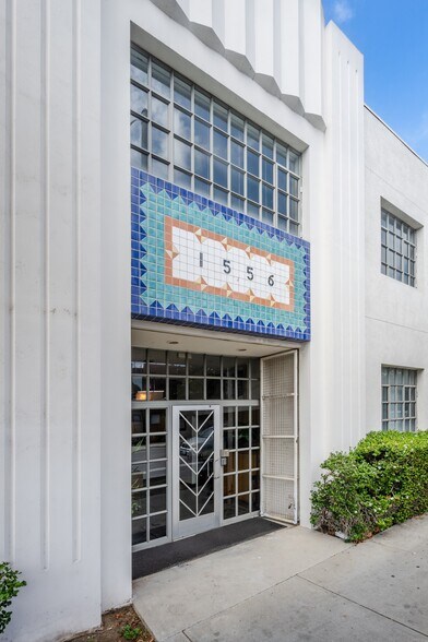 1556 17th St, Santa Monica, CA à vendre - Photo du bâtiment - Image 2 de 10