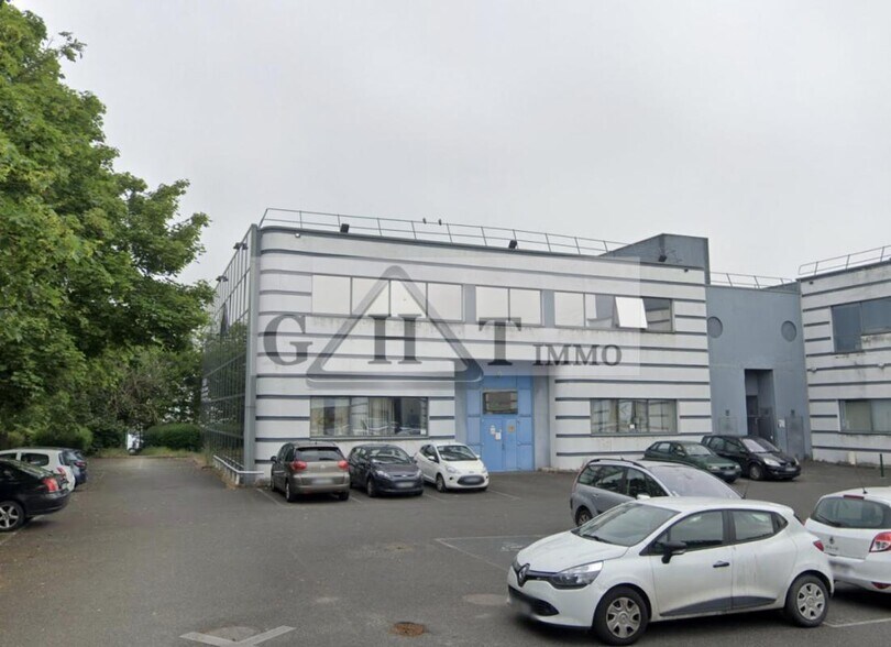 Office in Grigny for sale - Building Photo - Image 1 of 8