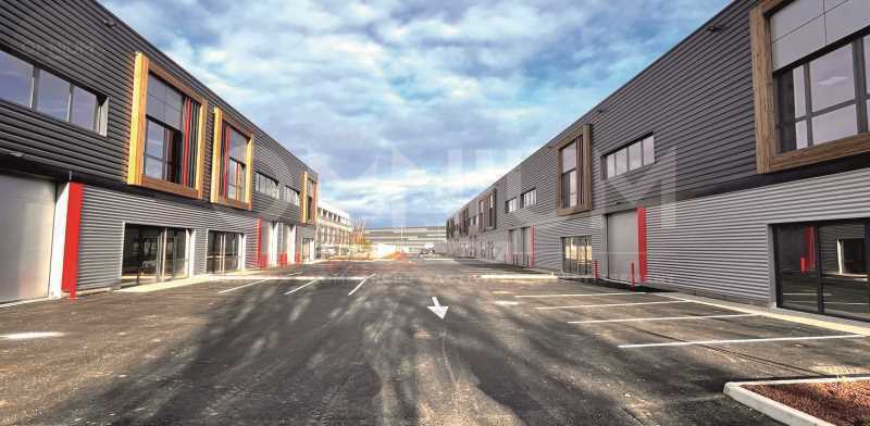 Flex dans Saint-Quentin-Fallavier à louer - Photo du bâtiment - Image 1 de 5