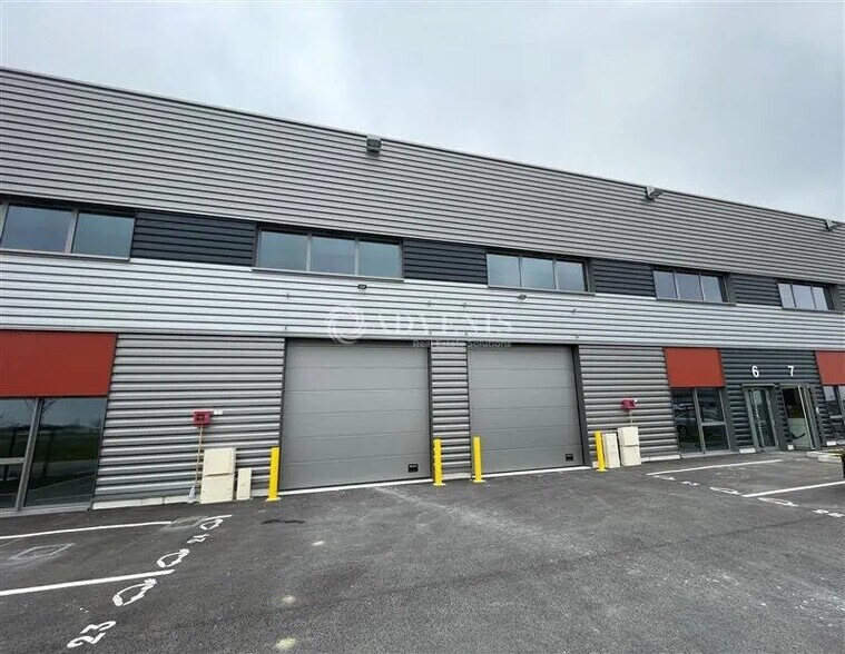 Flex dans Le Thillay à louer - Photo du bâtiment - Image 2 de 7