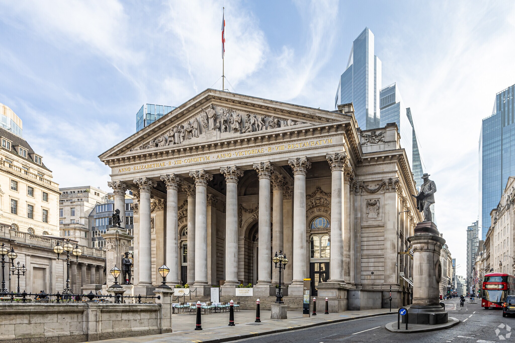 The Royal Exchange, Londres à louer Photo du bâtiment- Image 1 de 13