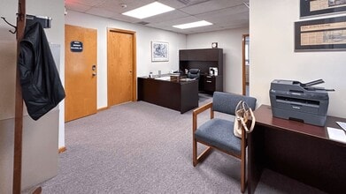 315 Highland Ave, Cheshire, CT for lease Interior Photo- Image 2 of 10