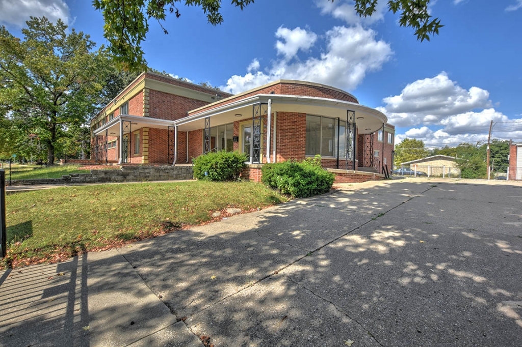 334 W Main St, Decatur, IL à vendre Photo du bâtiment- Image 1 de 1