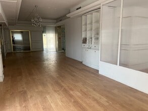 Retail in Esparreguera, Barcelona for lease Interior Photo- Image 2 of 9