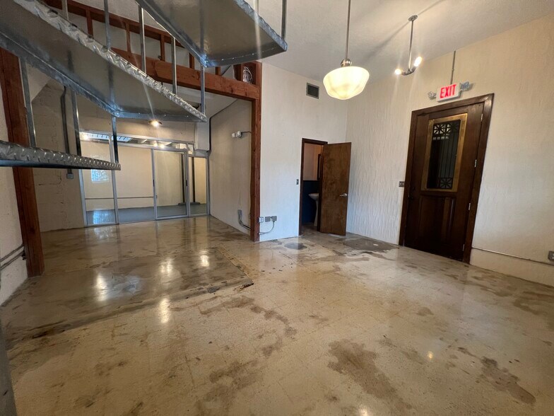 5400 NE 4 Ct, Miami, FL à louer - Photo intérieure - Image 3 de 4