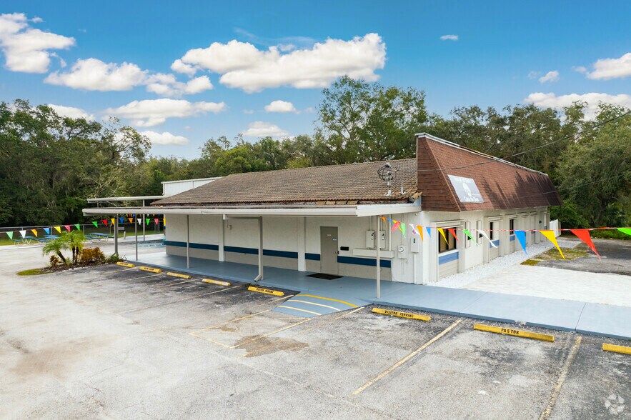 14021 N Florida Ave, Tampa, FL à vendre - Photo du bâtiment - Image 2 de 11