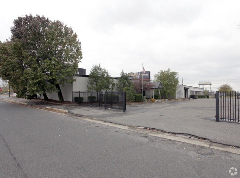 2901 Admiral Wilson Blvd, Pennsauken, NJ à louer - Photo du bâtiment - Image 2 de 6