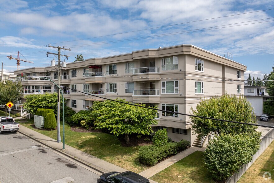 15250 Thrift Av, White Rock, BC à vendre - Photo principale - Image 1 de 1