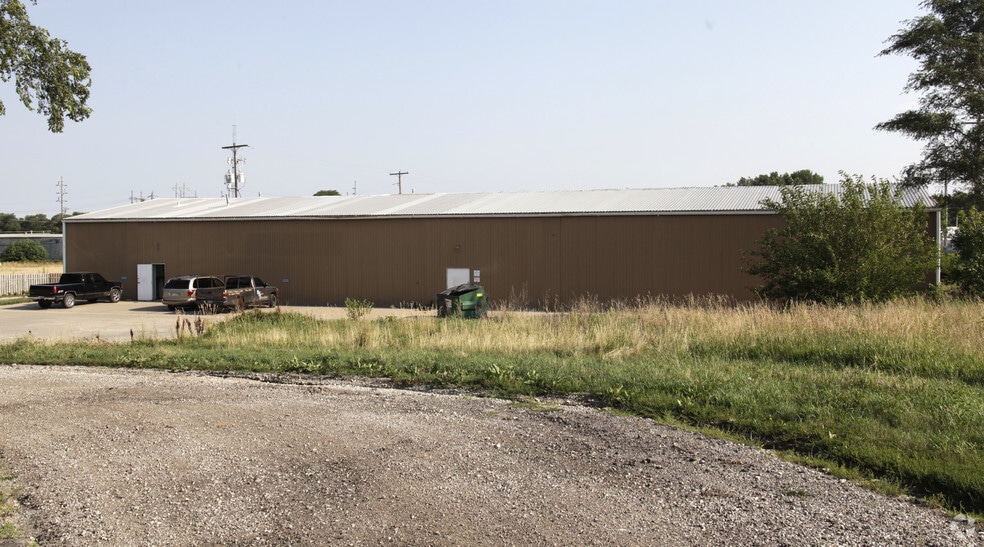 2357 Warren Dr, Plattsmouth, NE à louer - Photo du bâtiment - Image 3 de 3