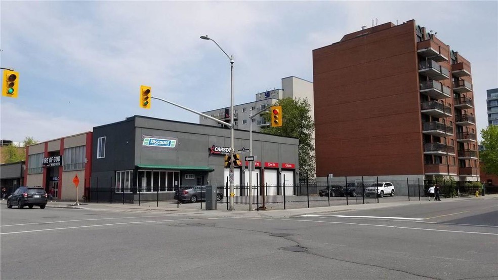 305 Cumberland St, Ottawa, ON à vendre - Photo du bâtiment - Image 3 de 6