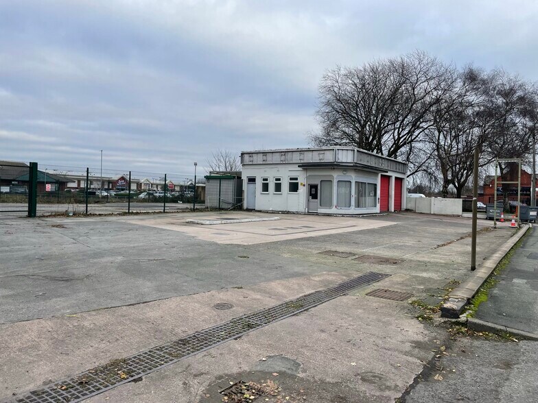 Knutsford Rd, Warrington à louer - Photo du bâtiment - Image 3 de 3