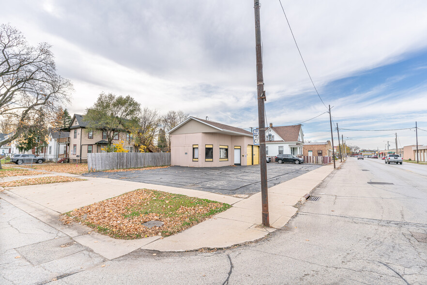 823 Broadway, Rockford, IL à vendre - Photo du b timent - Image 3 de 12