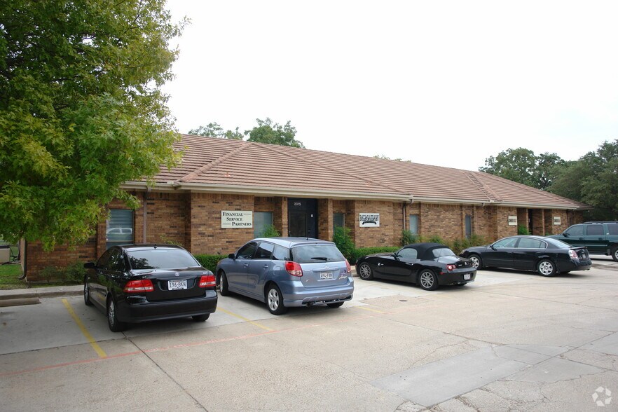 2315 Roosevelt Dr, Arlington, TX à vendre - Photo principale - Image 1 de 5