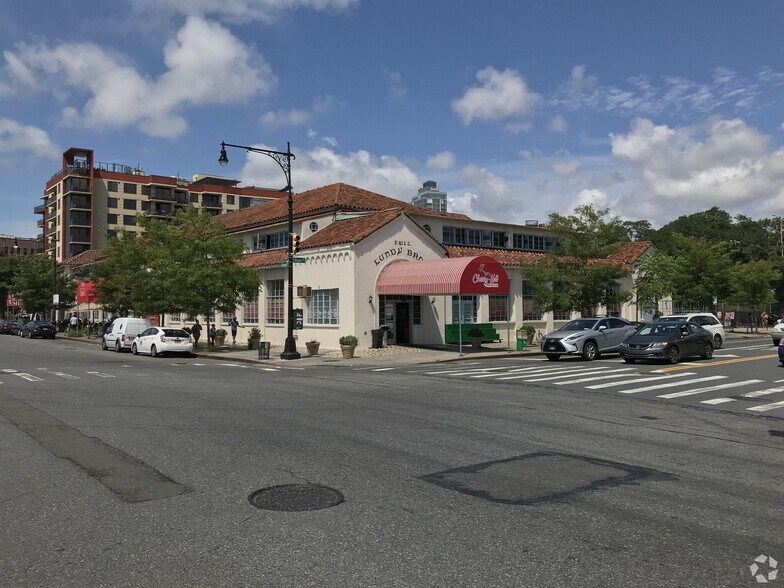 1901 Emmons Ave, Brooklyn, NY for lease - Primary Photo - Image 1 of 1
